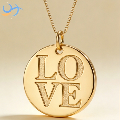 Wholesale Fashionable Jewelry Woman With 12mm Pendant Letter Stainless Steel Plated 18K Gold Charm Necklace